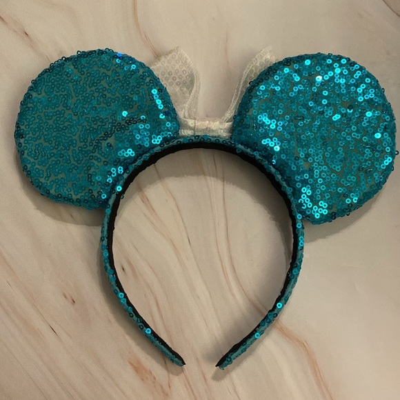 Snowflake ears - Picture 2 of 2